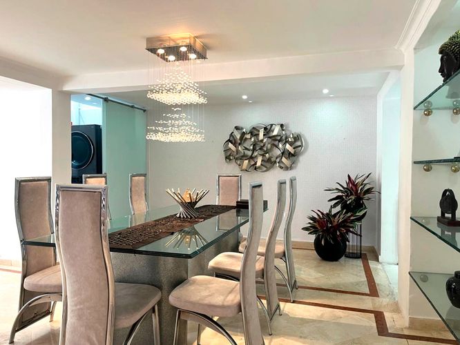 Casa de 4 alcobas en arriendo en El Poblado, Medellín, 400 m² · foto 7 de 18