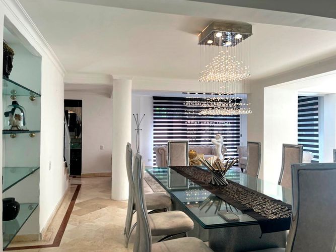 Casa de 4 alcobas en arriendo en El Poblado, Medellín, 400 m² · foto 12 de 18
