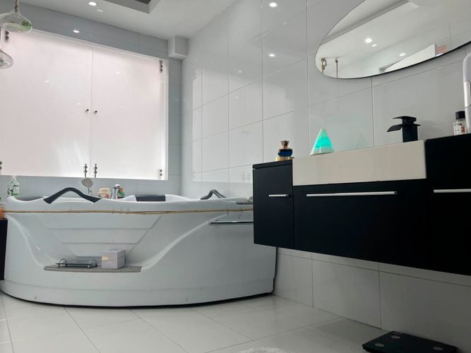 Casa de 4 alcobas en arriendo en El Poblado, Medellín, 400 m² · foto 15 de 18