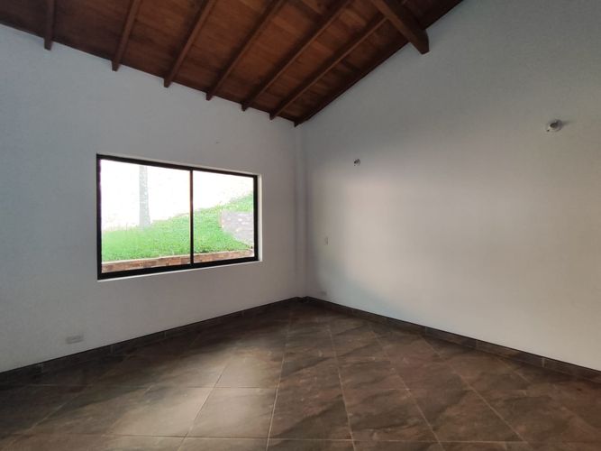 Casa de 5 alcobas en venta en Escobero, Envigado, 350 m² · foto 4 de 17