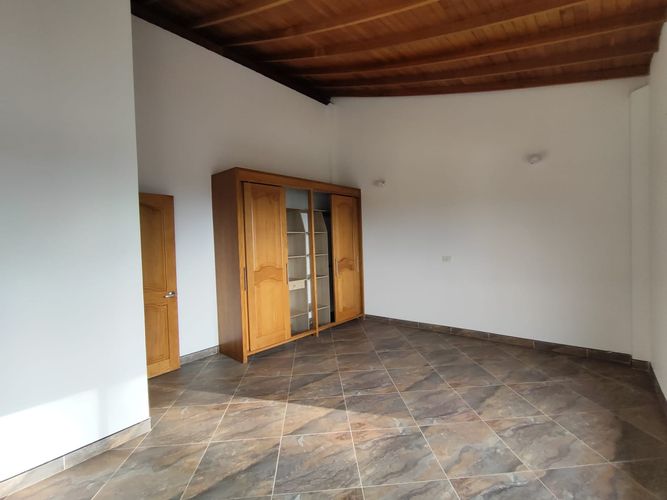 Casa de 5 alcobas en venta en Escobero, Envigado, 350 m² · foto 7 de 17