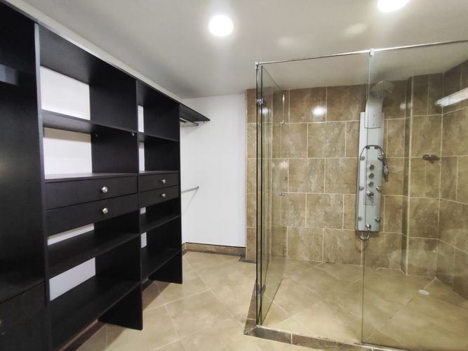 Casa de 5 alcobas en venta en Escobero, Envigado, 350 m² · foto 8 de 17