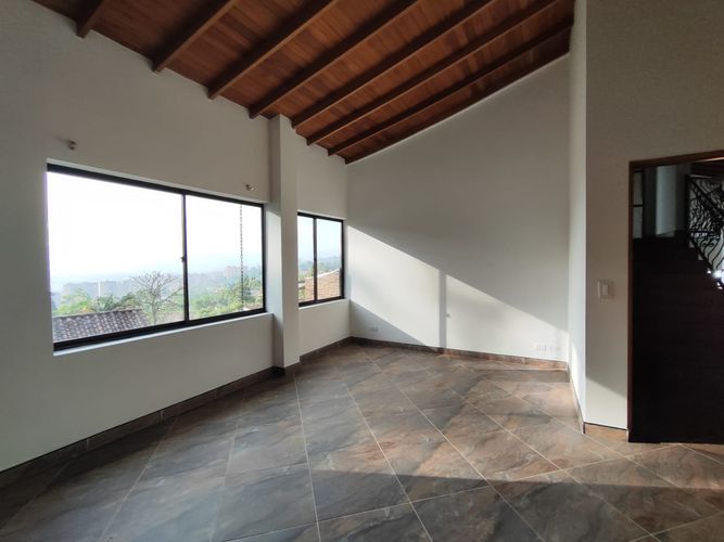 Casa de 5 alcobas en venta en Escobero, Envigado, 350 m² · foto 10 de 17