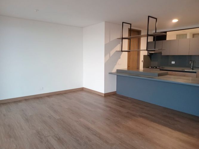 Apartamento de 2 alcobas en arriendo en El Poblado, Medellín, 104 m² · foto 4 de 17