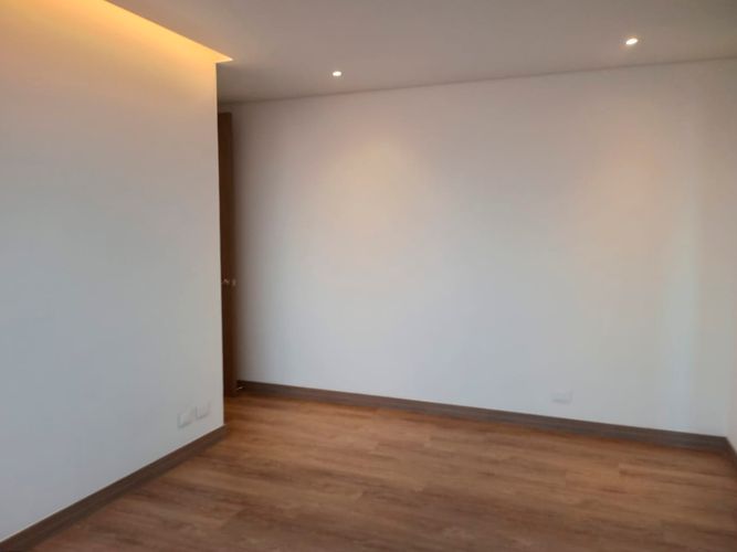 Apartamento de 2 alcobas en arriendo en El Poblado, Medellín, 104 m² · foto 7 de 17
