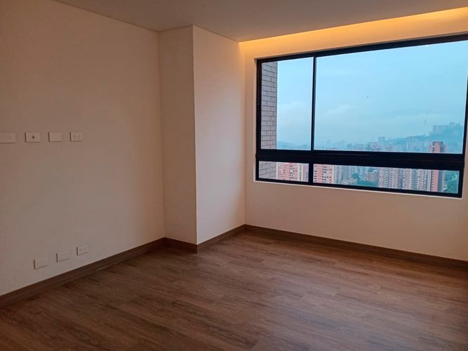 Apartamento de 2 alcobas en arriendo en El Poblado, Medellín, 104 m² · foto 12 de 17