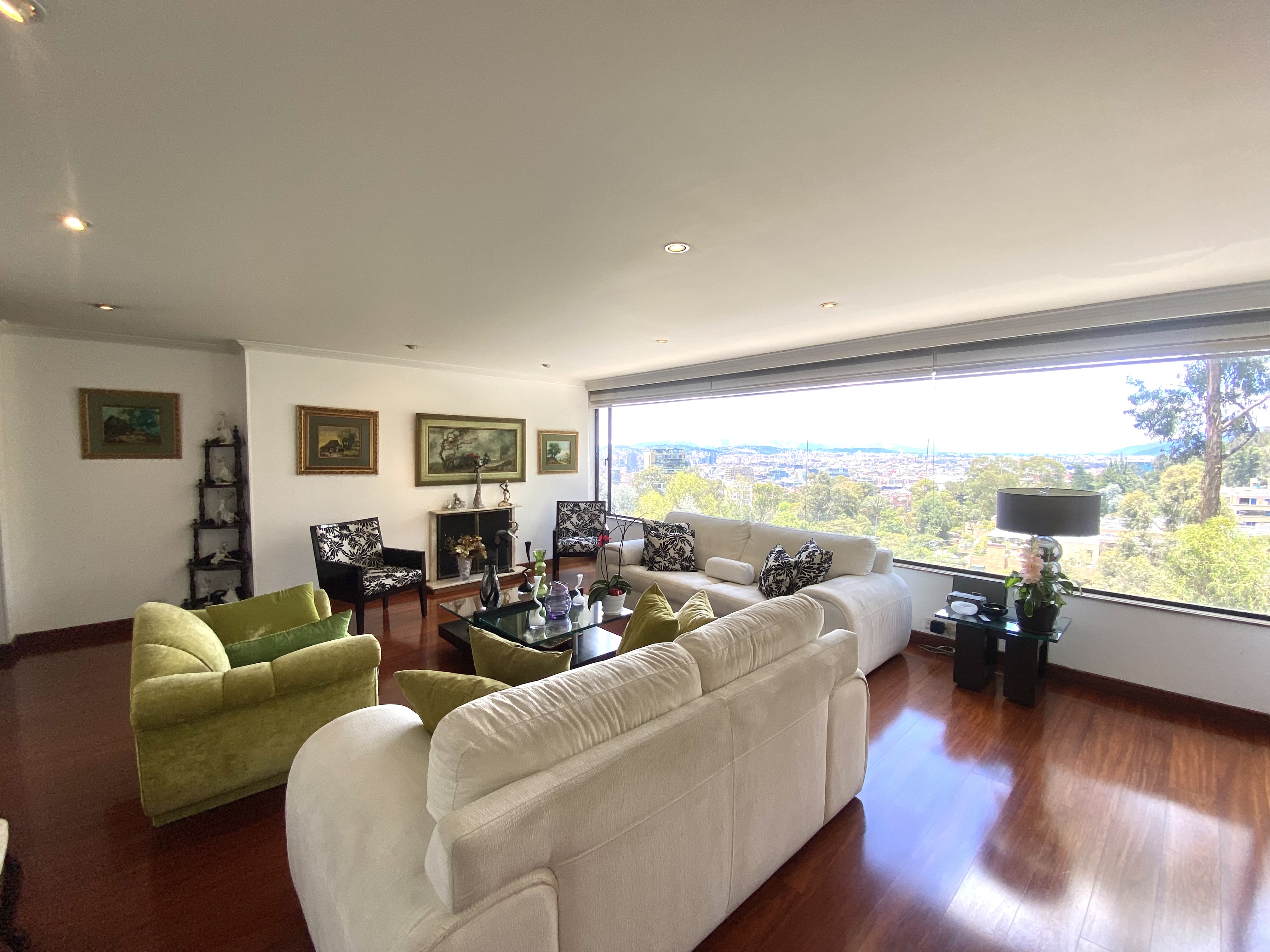 Apartamento en venta en El Refugio, Bogotá · foto 3 de 22