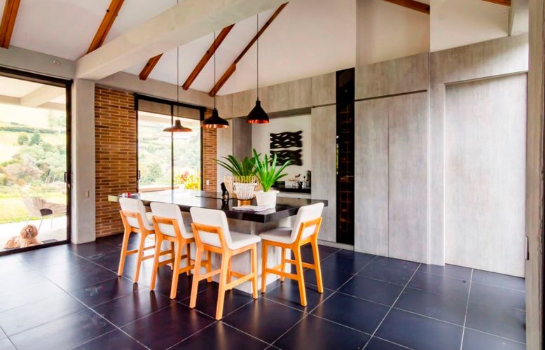 Casa de 3 alcobas en venta en Guarne, 240 m² · foto 3 de 14