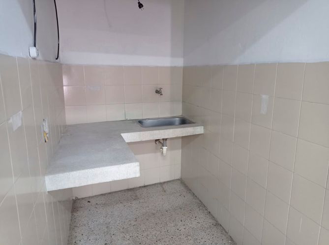 Bodega en arriendo en Cristo Rey, Medellín, 300 m² · foto 3 de 17