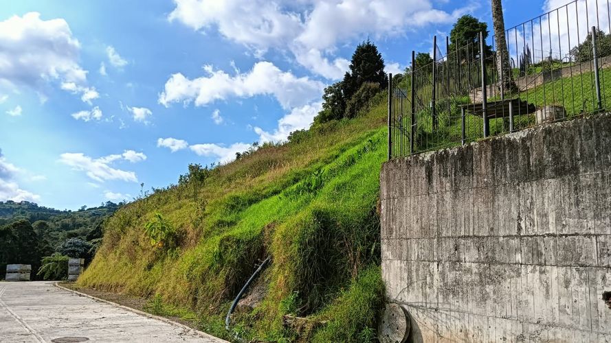 Lote en venta en Malteria, Manizales, 1000 m² · foto 2 de 13