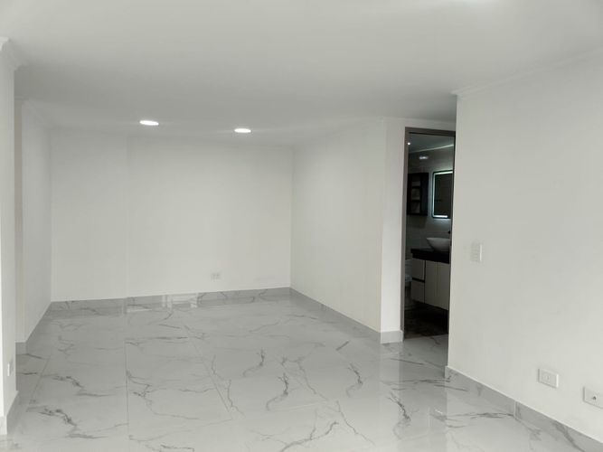 Apartamento de 2 alcobas en arriendo en Villa Santa Teresa, Envigado, 70 m² · foto 2 de 13