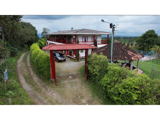 Finca en venta en Barcelona Alta, Armenia, 600 m² · foto 2 de 7