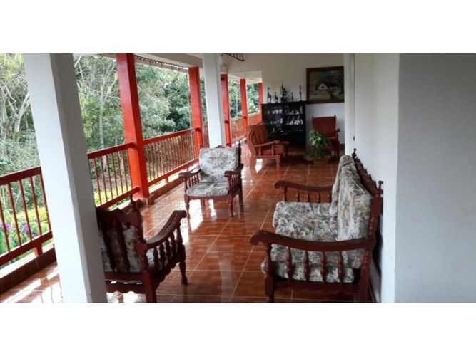 Finca en venta en Barcelona Alta, Armenia, 600 m² · foto 6 de 7