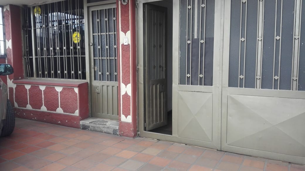 Casa en venta en Normandia, Bogotá · foto 2 de 24