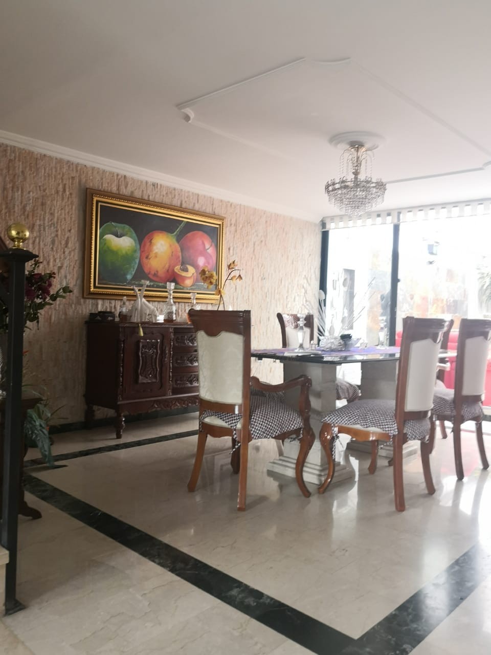 Casa en venta en Pontevedra, Bogotá · foto 2 de 24