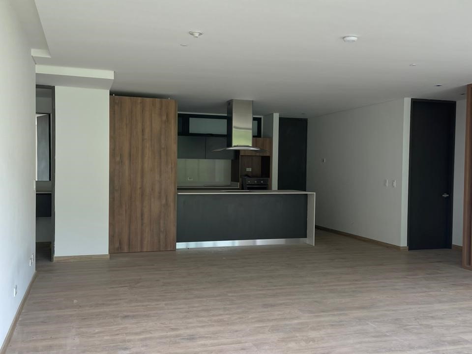 Apartamento en venta en Altos Del Poblado, Medellín · foto 3 de 24