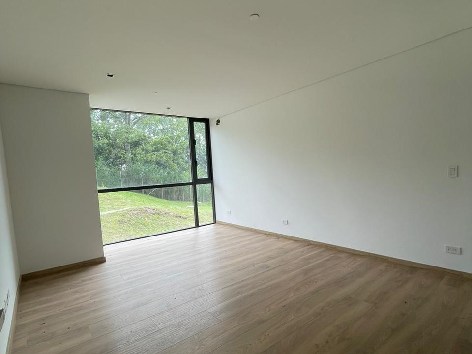 Apartamento en venta en Altos Del Poblado, Medellín · foto 8 de 24