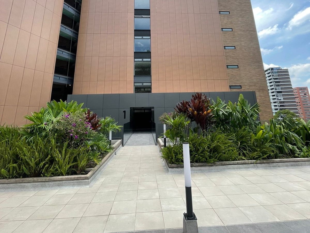 Apartamento en venta en Altos Del Poblado, Medellín · foto 17 de 24