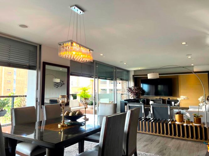 Apartamento de 3 alcobas en arriendo en El Poblado, Medellín, 253 m² · foto 3 de 19