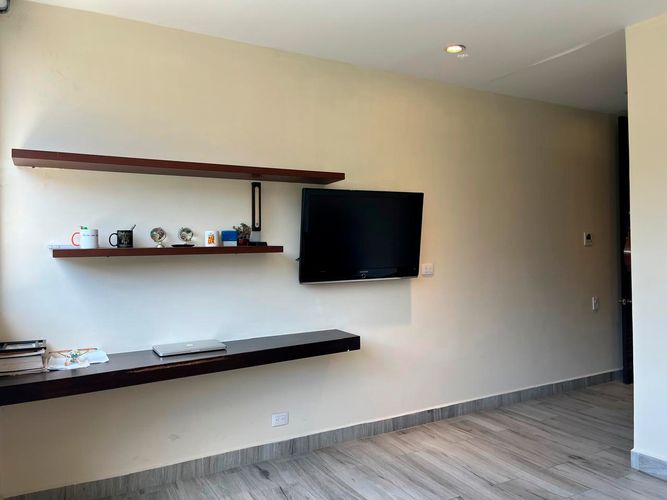 Apartamento de 3 alcobas en arriendo en El Poblado, Medellín, 253 m² · foto 5 de 19