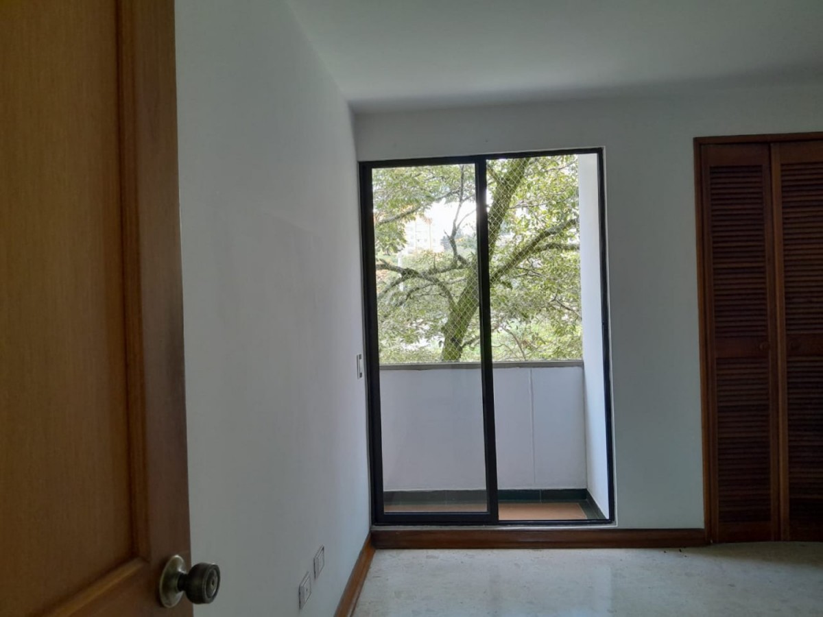 Apartamento en arriendo en Castropol, Medellín · foto 9 de 16