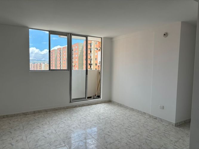 Apartamento de 3 alcobas en venta en La Prosperidad, Madrid, 57 m² · foto 2 de 12