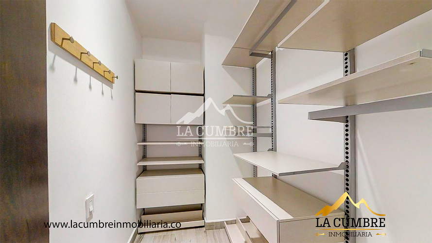 Apartamento de 3 alcobas en venta en Castropol, Medellín, 268 m² · foto 14 de 14