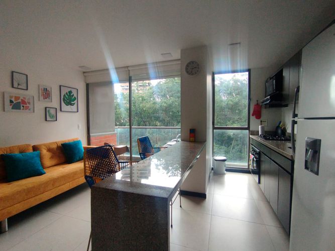 Apartamento de 2 alcobas en arriendo en El Poblado, Medellín, 67 m² · foto 2 de 15