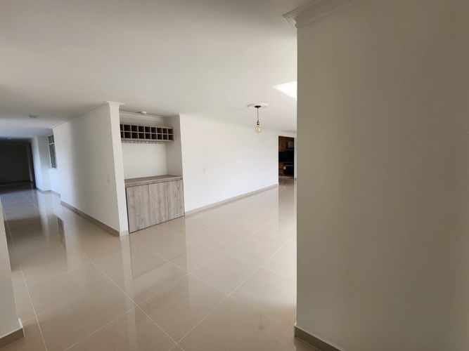 Apartamento de 5 alcobas en venta en Escobero, Envigado, 290 m² · foto 4 de 23