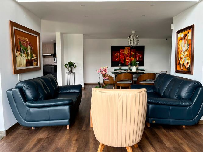 Casa de 3 alcobas en venta en Loma Del Chocho, Envigado, 325 m² · foto 3 de 20