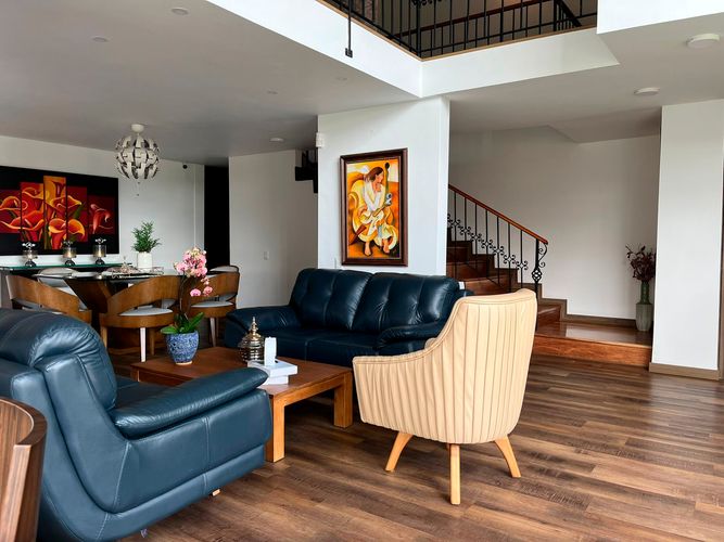 Casa de 3 alcobas en venta en Loma Del Chocho, Envigado, 325 m² · foto 4 de 20