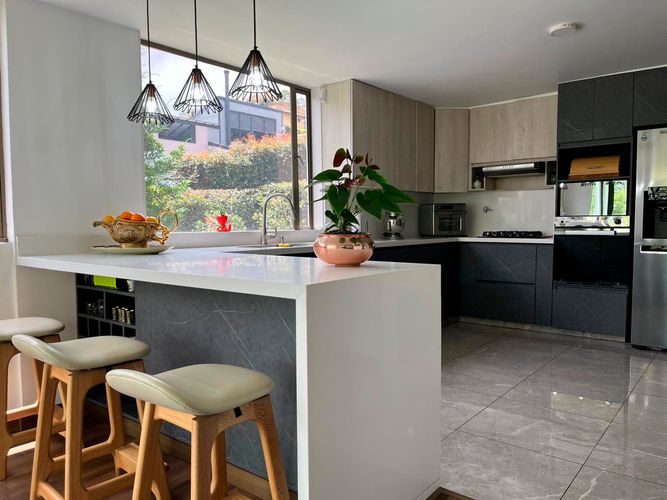 Casa de 3 alcobas en venta en Loma Del Chocho, Envigado, 325 m² · foto 5 de 20