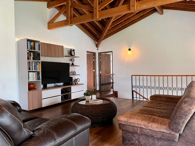 Casa de 3 alcobas en venta en Loma Del Chocho, Envigado, 325 m² · foto 10 de 20