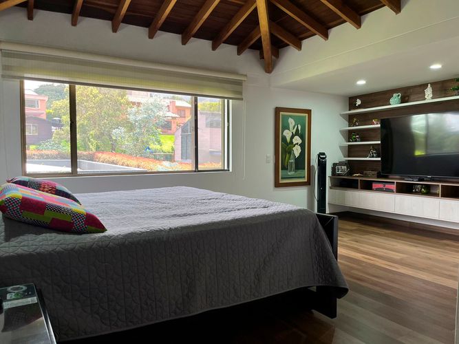 Casa de 3 alcobas en venta en Loma Del Chocho, Envigado, 325 m² · foto 13 de 20
