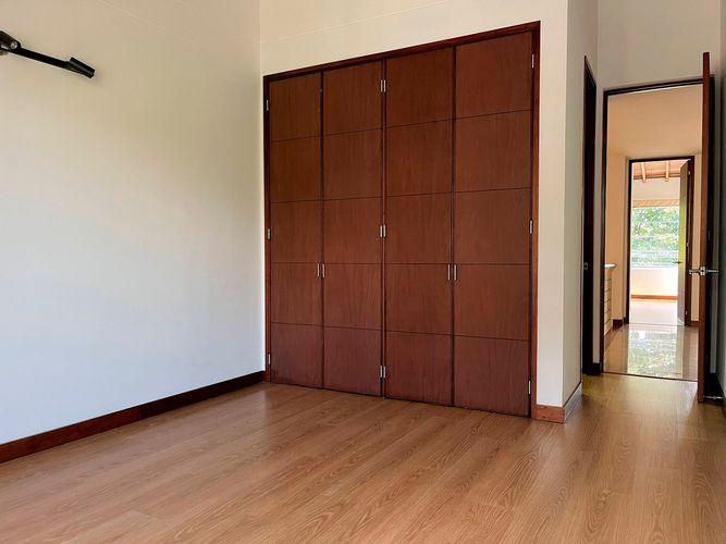 Casa de 4 alcobas en arriendo en Urbanización Las Cumbres, Envigado, 240 m² · foto 7 de 20