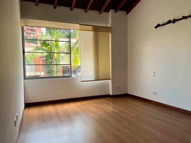 Casa de 4 alcobas en arriendo en Urbanización Las Cumbres, Envigado, 240 m² · foto 8 de 20