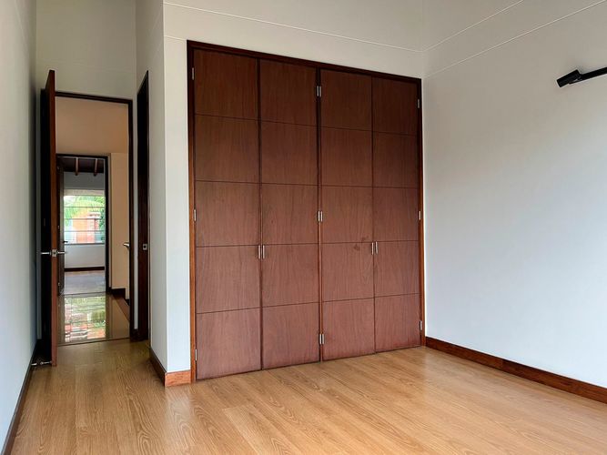Casa de 4 alcobas en arriendo en Urbanización Las Cumbres, Envigado, 240 m² · foto 9 de 20