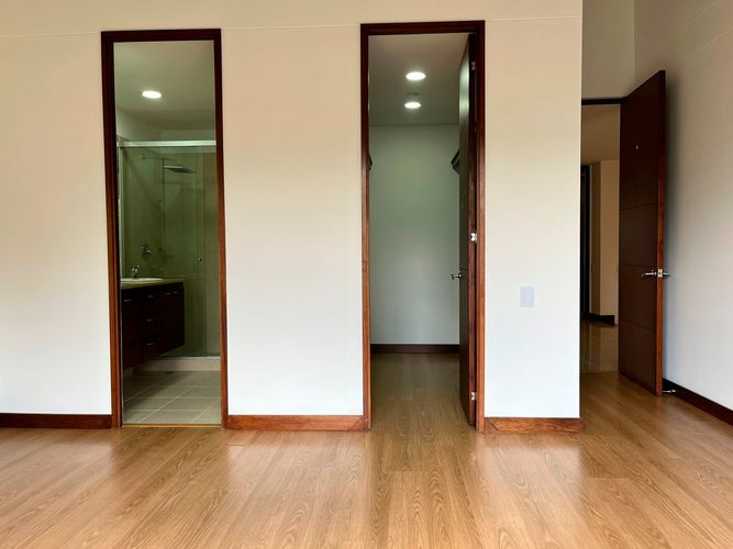 Casa de 4 alcobas en arriendo en Urbanización Las Cumbres, Envigado, 240 m² · foto 14 de 20