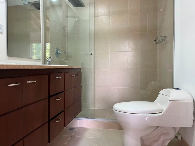 Casa de 4 alcobas en arriendo en Urbanización Las Cumbres, Envigado, 240 m² · foto 17 de 20