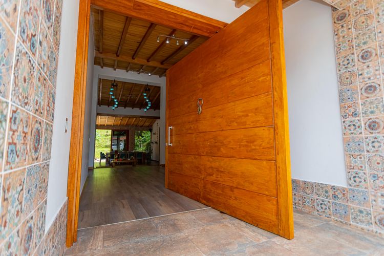 Casa de 3 alcobas en venta en El Tambo, La Ceja, 430 m² · foto 2 de 18