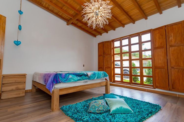 Casa de 3 alcobas en venta en El Tambo, La Ceja, 430 m² · foto 13 de 18
