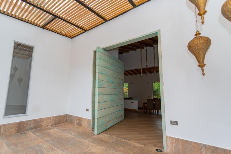 Casa de 6 alcobas en venta en El Tambo, La Ceja, 430 m² · foto 2 de 12