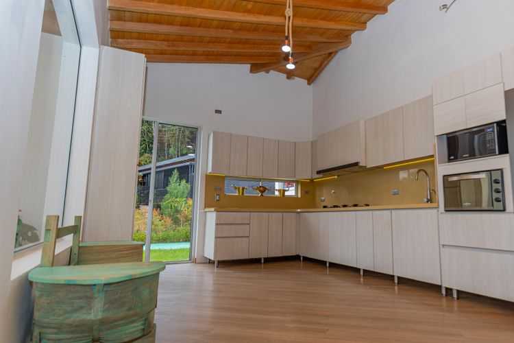 Casa de 6 alcobas en venta en El Tambo, La Ceja, 430 m² · foto 5 de 12