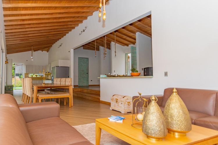 Casa de 6 alcobas en venta en El Tambo, La Ceja, 430 m² · foto 7 de 12