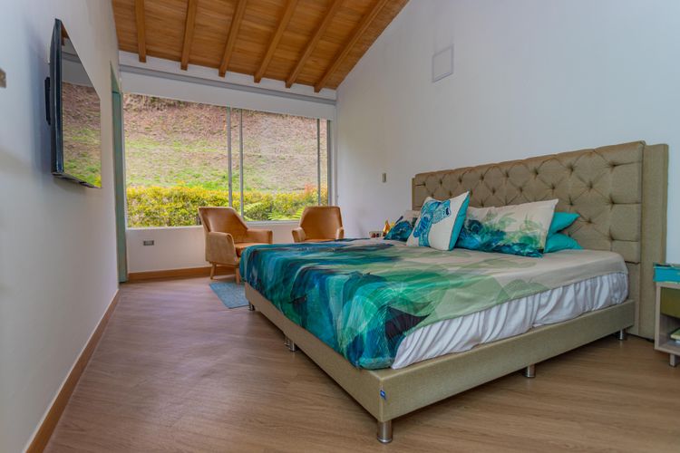 Casa de 6 alcobas en venta en El Tambo, La Ceja, 430 m² · foto 11 de 12