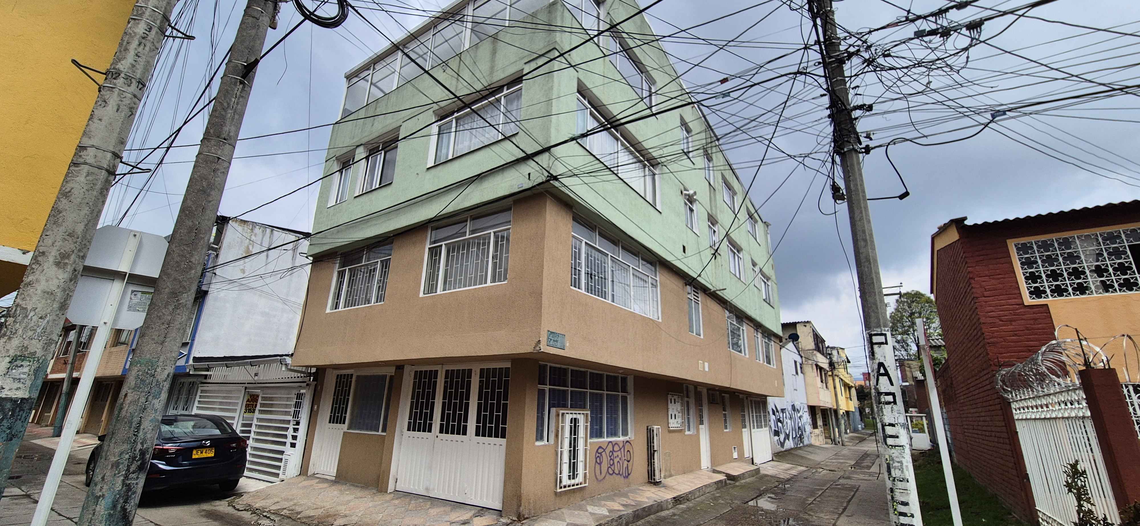Casa en venta en Santa Cecilia, Bogotá · foto 2 de 24