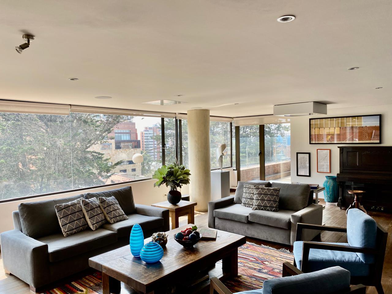 Apartamento en venta en Los Rosales, Bogotá · foto 2 de 24