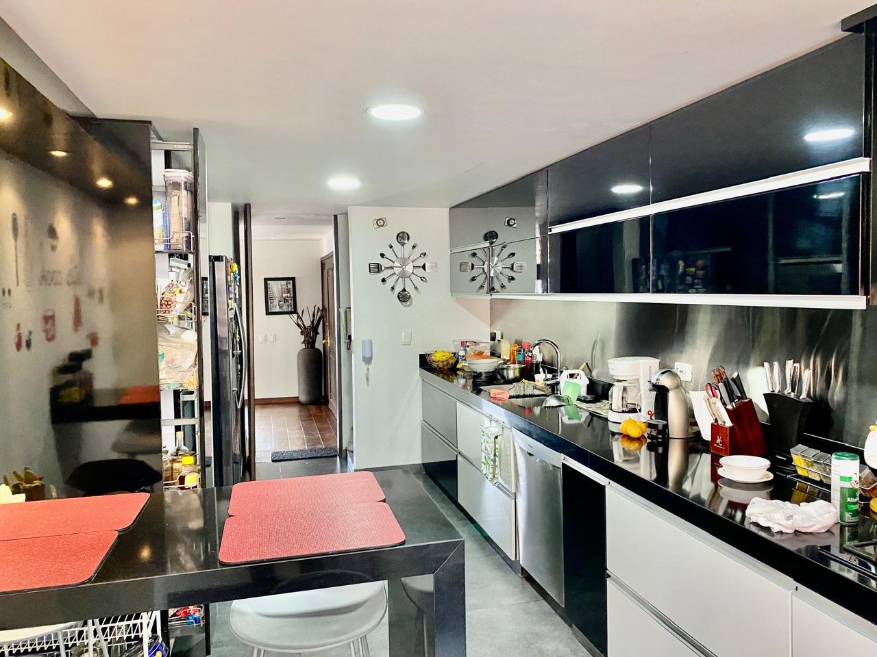 Apartamento en venta en Los Rosales, Bogotá · foto 11 de 24