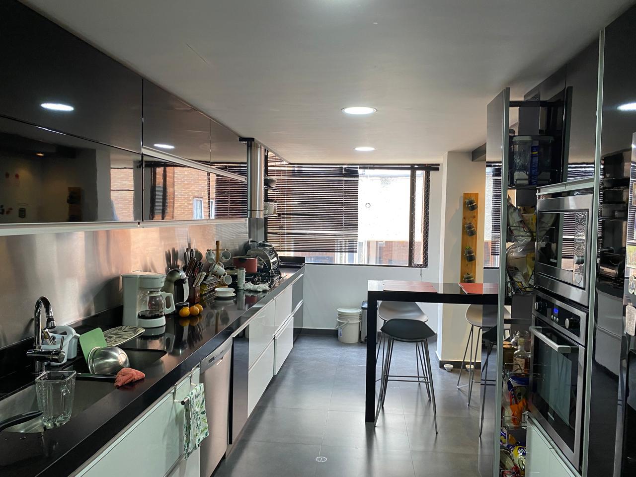 Apartamento en venta en Los Rosales, Bogotá · foto 10 de 24