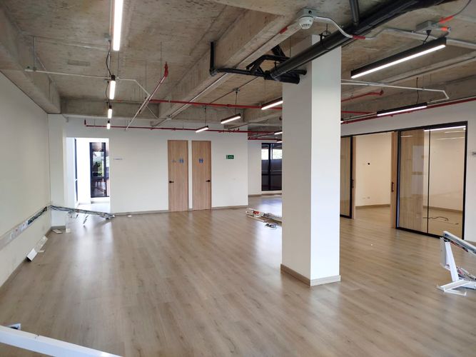 Oficina en arriendo en El Poblado, Medellín, 220 m² · foto 5 de 15